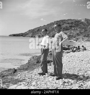 Viaggio in Suriname e Antille Olandesi Descrizione: MR. Frielink e Kamsteeg sulla spiaggia Curaçao Annotazione: Uno dei signori potrebbe frase MR. Limarty Data: 1947 posizione: Curaçao Parole Chiave: Spiagge Nome personale: Frielink, [...], Kamsteeg, [...], Limarty, [...] Foto Stock