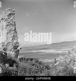 Israele 1948-1949:acceso Descrizione: La fascia costiera vicino Atlit vicino Haifa con parete archeologica resti Data: 1948 Località: Atlit, Israele, Mediterraneo Parole Chiave: Archeologia, storia, coste, mura, rovine, spiagge Foto Stock