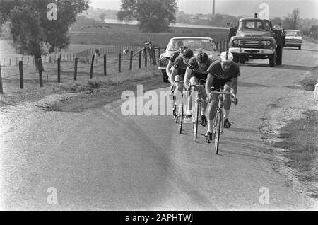 Club Championships ciclismo a Wijk bij Duurstede Descrizione: Il team di The Rotterdam Leeuw: Van der Klooster, Jan Janssen, Van der Burg Data: 28 settembre 1966 Località: Utrecht, Wijk bij Duurstede Parole Chiave: Sport, ciclismo Nome personale: Janssen, Jan Foto Stock