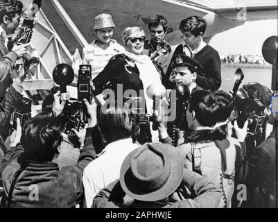 La Dolce Vita Riama Pathe Film Con Anita Ekberg Nella Fontana Di Trevi Scena Foto Stock Alamy