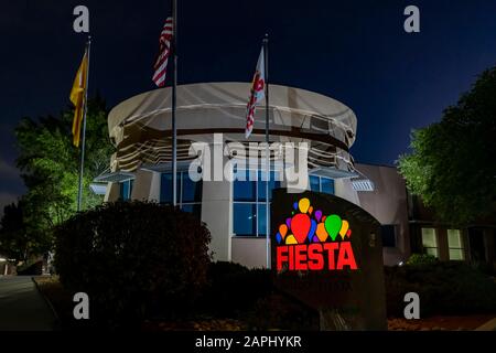 Albquanto, Oct 4: Veduta notturna del Anderson Abruzzo Albuquerque International Balloon Museum il 4 ottobre 2019 ad Albquanto, New Mexico Foto Stock