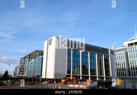 BBC Wales Cymru nuovo edificio di architettura nel centro di Central Square Cardiff Wales UK KATHY DEWITT Foto Stock