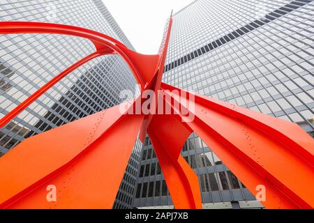 Scultura Flamingo di Alexander Calder, Federal Plaza, Chicago, Illinois, USA Foto Stock