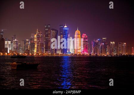 Doha, Katar. 27th settembre 2019. Lo skyline di Doha all'aftert, i Campionati mondiali di atletica leggera del 2019 a Doha/Qatar, dal 27.09. 10.10.2019. Â | utilizzo credito mondiale: DPA/Alamy Live News Foto Stock