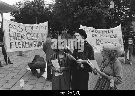 Dimostrazione contro elettroshock per ospedale in Alkmaar Data: 28 giugno 1977 Località: Alkmaar, Noord-Holland Parole Chiave: Dimostrazioni, ospedali Foto Stock