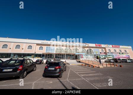 Inizio Negozio di mercato a Mazarron, Regione di Murcia, Costa Calida, Spagna. Centro Comercial supermercato negozio di bilancio Foto Stock