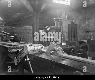 9x12 Photo (reetouch.) Conico circolare SAW protezione Data: Parole Chiave dense: Protezioni, seghe circolari Foto Stock