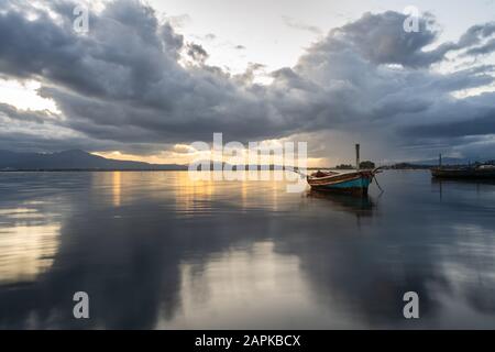 Tramonto Tranquillo Vicino A Cagliari, Sardegna Foto Stock