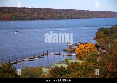 La bellezza del fiume Hudson nella stagione fogliame Foto Stock