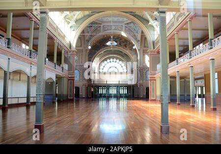 Melbourne, Australia. 12th febbraio 2018. Il Royal Exhibition Building, completato nel 1880 per la Melbourne International Exhibition, è un sito patrimonio dell'umanità dell'UNESCO. Viene visualizzato martedì 13 febbraio 2018. Credit: Mark Hertzberg/Zuma Wire/Alamy Live News Foto Stock