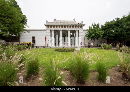 Splendida vista sul vecchio cimitero storico di Recoleta nel centro di Buenos Aires, Argentina Foto Stock