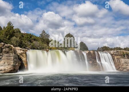 Nuova Zelanda, Oceania, Isola del Sud, Tasman, Maruia Falls Scenic Reserve, Maruia Falls Foto Stock