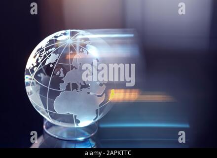 Globo di vetro che rappresenta il commercio e il commercio internazionale Foto Stock