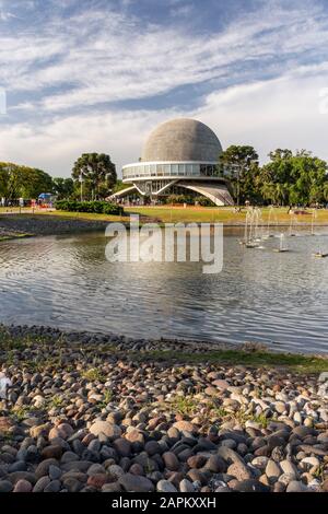 Splendida vista sul moderno Planetario di Palermo, Buenos Aires, Argentina Foto Stock