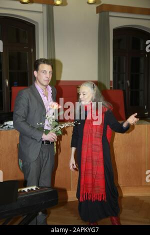 Blanche Kommerell und Sohn Sebastian Kommerell bei der Lesung Hermann Hesse im Amtsgericht Görlitz am 23.1.2020 Foto Stock