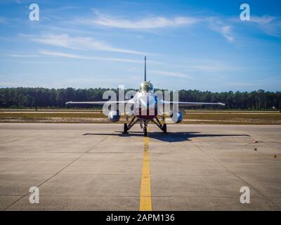 Leiria, PORTOGALLO - 10 settembre 2017: F-16 caccia-bombardiere durante l'esercizio Della Nato di Real Thaw alla base N.5 militare DI MONTE REAL Foto Stock