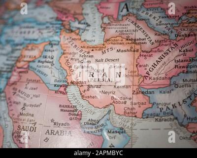 Una foto dell'Iran su un vecchio globo. Foto Stock