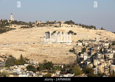 Vista del Monte degli Ulivi dalla città vecchia di Gerusalemme, Israele Foto Stock