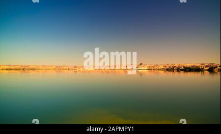 Vista panoramica al Lago di teli gruppo di Ounianga Serir laghi , Ennedi, Ciad Foto Stock