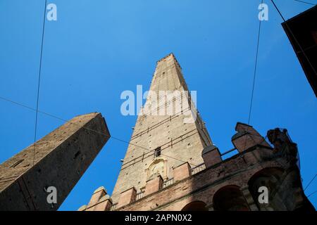 Le due Torri di Bologna. Foto Stock