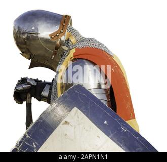 Cavaliere medievale spagnolo inzagliato su uno sfondo bianco Foto Stock