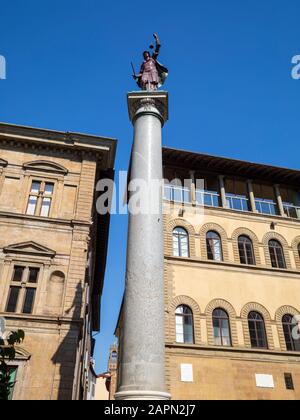 Colonna di Giustizia in Piazza Santa Trinita, Firenze, Italia. Foto Stock