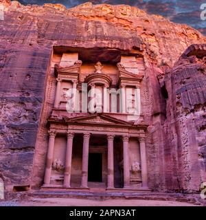 Al Khazneh - Il tesoro di Petra antica città Foto Stock