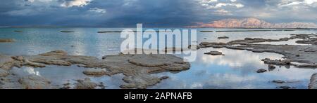 Tramonto panoramico sul Mar Morto Foto Stock