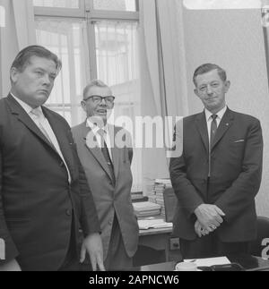 Politica dei salari e dei prezzi in Bassa Casa, n.d. Harmsen, Guardian, Cuckoo, Second-Camera Fraction Farmers' Party Data: 25 Maggio 1966 Parole Chiave: Salari, Politica Dei Prezzi Nome Personale: Harmsen, Cuckoo Institution Name: Farmers' Party Foto Stock