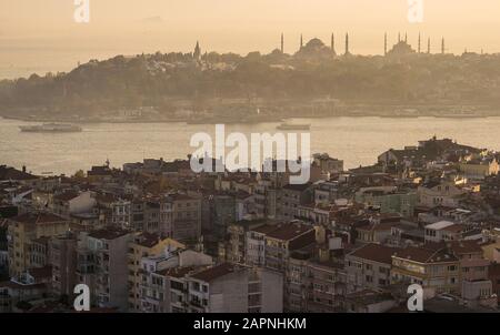 Stambul industriale al tramonto, Turchia Foto Stock