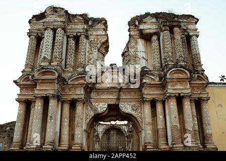 Iglesia Del Carmen, Antigua, Guatemala, Patrimonio Dell'Umanità Dell'Unesco. Gennaio 2019 Foto Stock