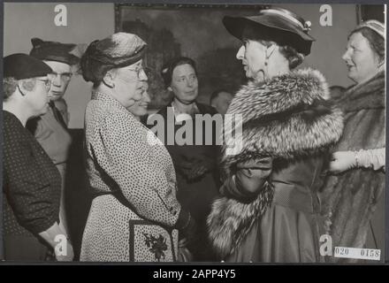 Serie 020-0131 t/m 020-0189: Visita di Stato re svedese nei Paesi Bassi 25-4 t/m 27-4-1955 Data: Aprile 1955 Parole Chiave: Queens, casa reale, visite di Stato Nome personale: Louise, Regina di Svezia Foto Stock