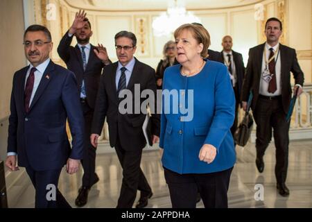 Istanbul, Turchia. 24th Gen 2020. La cancelliera tedesca Angela Merkel (CDU) si riunisce con il presidente turco Erdogan. Credit: Ahmed Deeb/Dpa Pool/Dpa/Alamy Live News Foto Stock