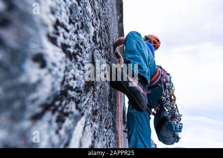 Trad Climbing, Capo Di Stawamus, Squamish, British Columbia, Canada Foto Stock