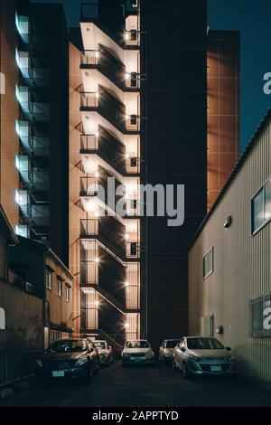Moderni blocchi di appartamenti, Osaka, Giappone Foto Stock