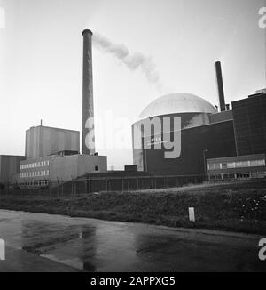 Centrale nucleare a Borssele esterno della centrale Data: 10 novembre 1973 luogo: Borssele, Zelanda Parole Chiave: Centrali nucleari Foto Stock