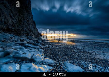 Falaise du CAP blanc-nez à l'heure bleue, Francia, Hauts de France Foto Stock