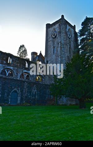 Campanile e Navata Nord della Cattedrale di Dunkeld. Foto Stock