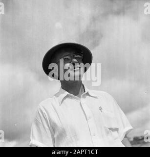 Viaggio nel Suriname e nelle Antille Olandesi Uno degli ingegneri americani della Compagnia Di Bauxite Surinamese a Moengo, Brasil Data: 1955 Località: Moengo, Suriname Parole Chiave: Bauxite, ritratti Nome personale: Brasil, Foto Stock