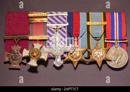 Guy Gibson Medals Wing Commander Guy Penrose Gibson, Vc, Dso & Bar, Dfc & Bar (12 Agosto 1918 - 19 Settembre 1944) Foto Stock