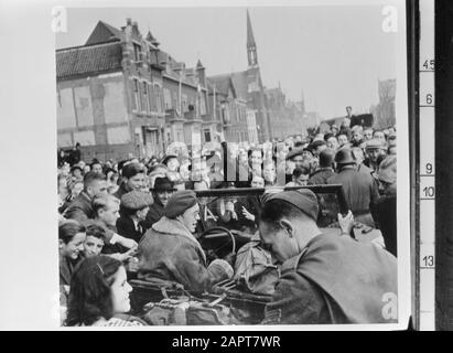 Fotografia di riproduzione Foto di una foto di Prince Bernhard a Nijmegen? Date: 1945 Keywords: Liberation Nome personale: Bernhard (Prince Netherlands) Foto Stock
