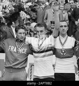 Campionati Mondiali Di Ciclismo A Ronse. Dilettanti. - Omaggio. Francis Bazire, Flaviano Vicentini, Winfried Bölke; Foto Stock