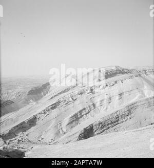 Israele 1964-1965: Dead Sea Area formazioni geologiche nel deserto di Negev. Data: 1964 luogo: Israele, Negev Parole Chiave: Montagne, geologia, deserti Foto Stock