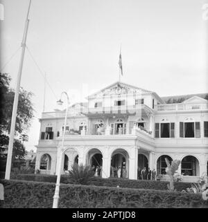 Antille Olandesi e Suriname al momento della visita reale della Regina Juliana e del Principe Bernhard nel 1955 il Palazzo del Governo a Paramaribo Data: 27 ottobre 1955 Ubicazione: Paramaribo, Suriname Parole Chiave: Edifici Foto Stock
