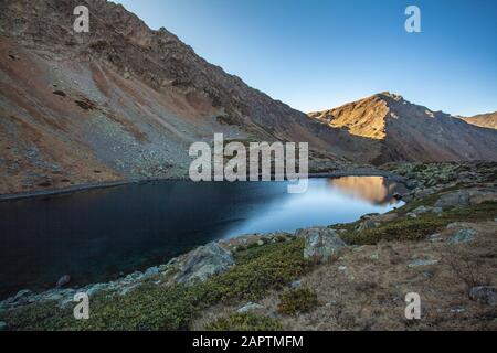 Lago in montagna, Arkhyz, Russia Foto Stock