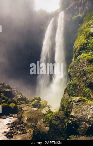 Cascata di Striti; Giava Orientale, Indonesia Foto Stock