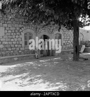 Il villaggio di Peki'in Galilea. Una strada freelance alla sinagoga locale. Sulla porta e sulle finestre dell'edificio il motivo della Stella di David. Rapporto/Serie: Israele - Peki'In; Foto Stock