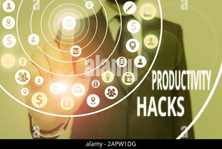 La scrittura della nota mostra la produttività Hacks. Il concetto di business per i trucchi che puoi fare molto di più per lo stesso ammontare di tempo Foto Stock