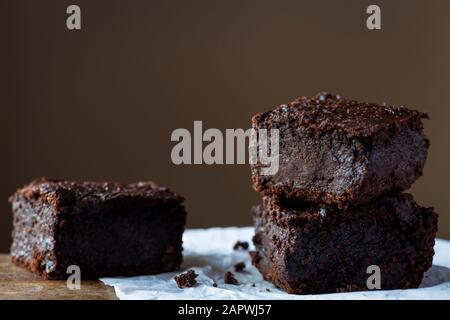torta al cioccolato a base di piante fatta con patate dolci Foto Stock