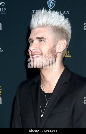 Los Angeles, Stati Uniti. 24th Gen 2020. Colton Dixon agli arrivi per 28th Annual Movieguide Awards, Avalon Hollywood & Bardot, Los Angeles, CA 24 gennaio 2020. Credito: Priscilla Grant/Everett Collection/Alamy Live News Foto Stock